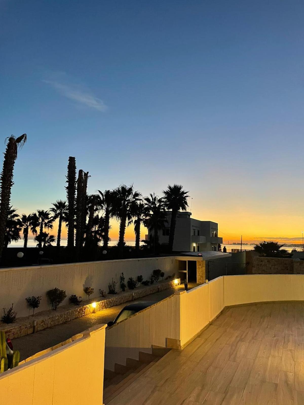 バーリ Casa Al Mare Luxury Bed & Breakfast エクステリア 写真